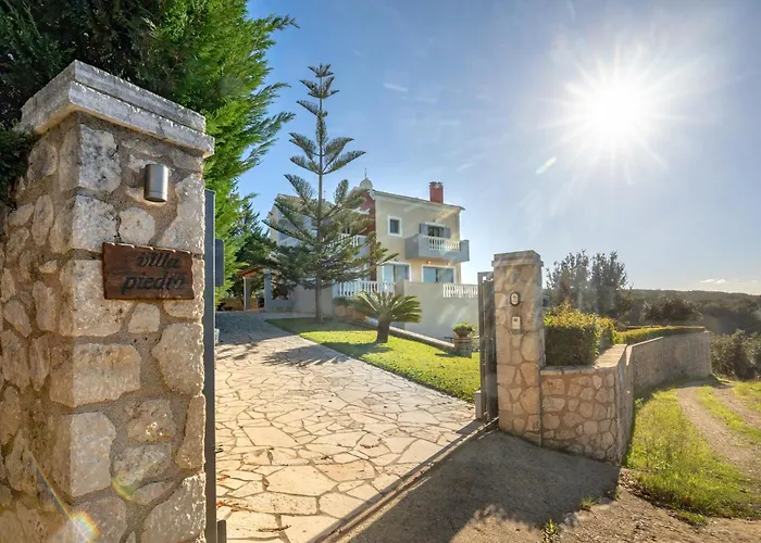 Villa Piedra Acharavi